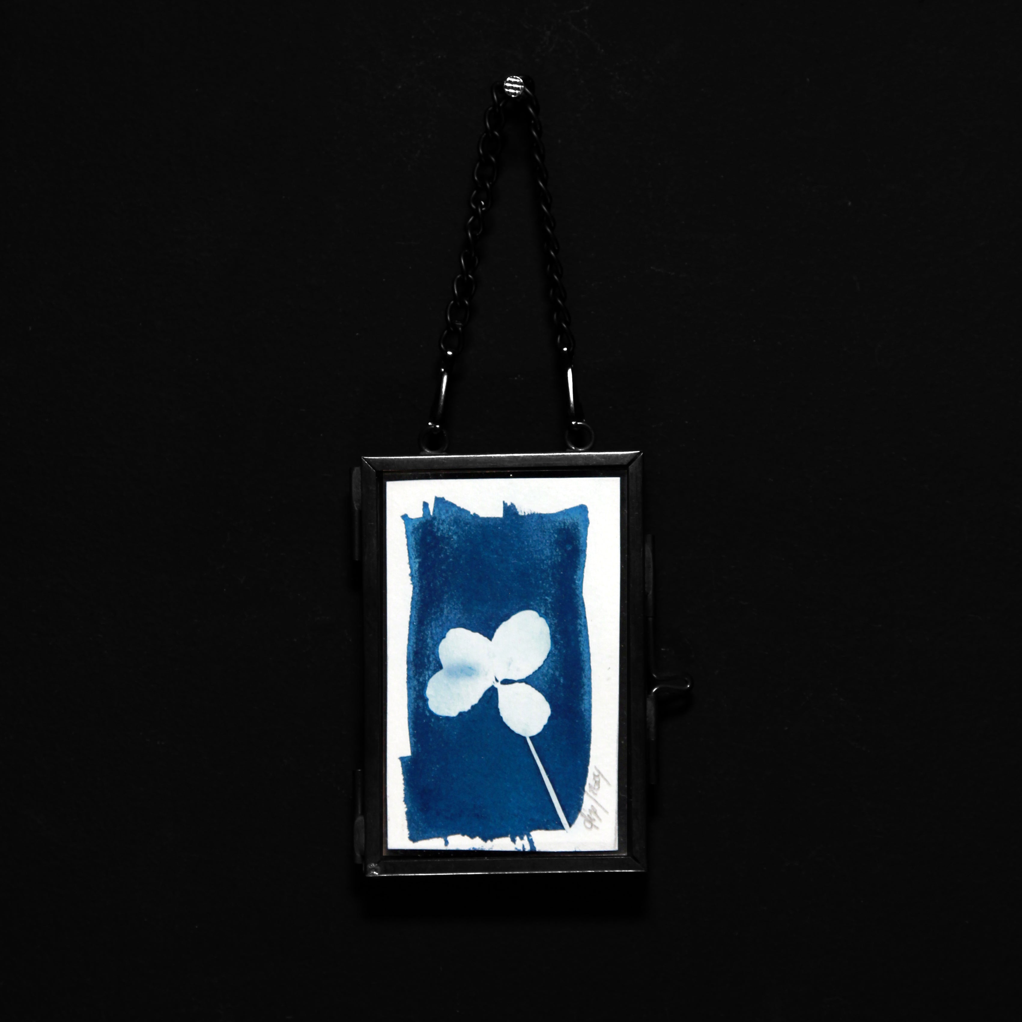 Cyanotype | Floral motif in glass frame | 7.5 x 5 cm